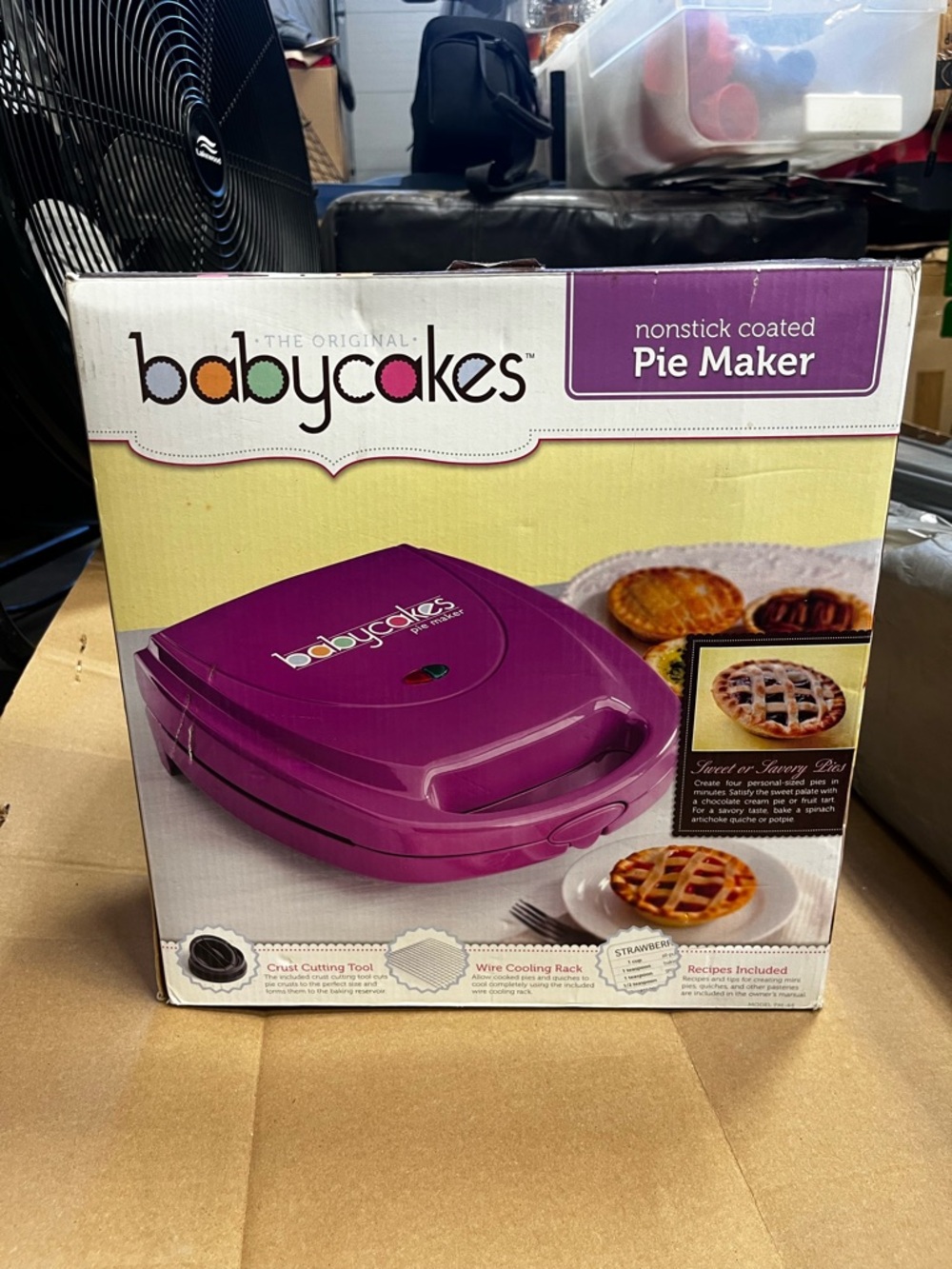 Babycakes Nonstick Coated Pie Maker - Purple